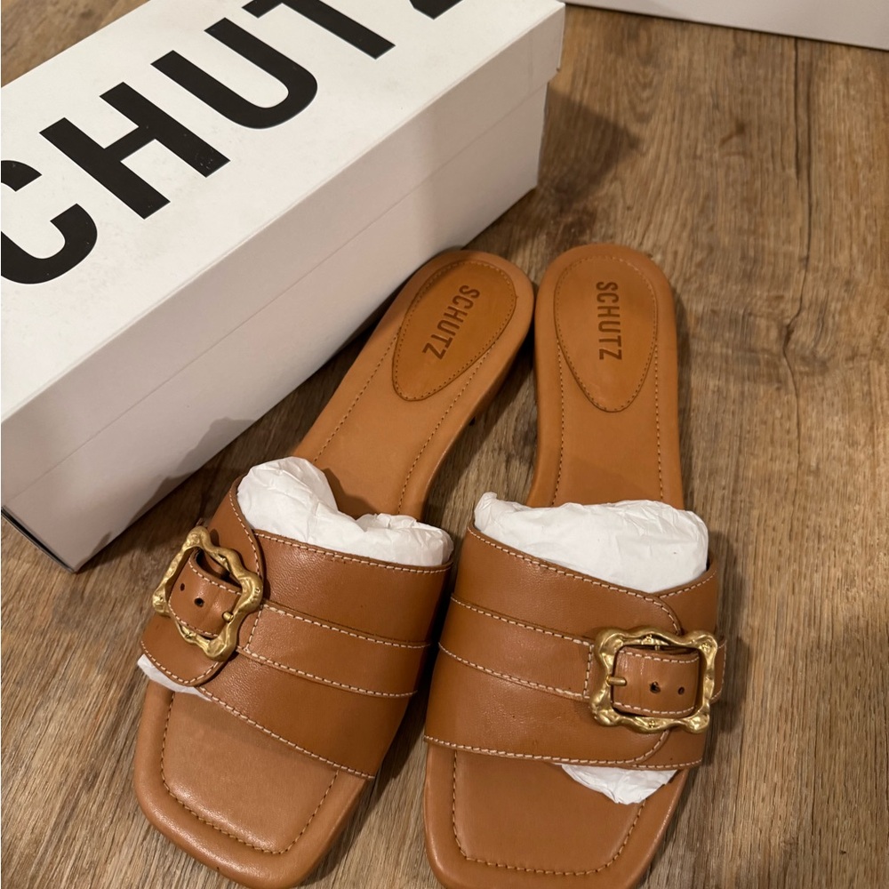 SCHUTZ Wavy Flat Sandal size 11 in brown leather